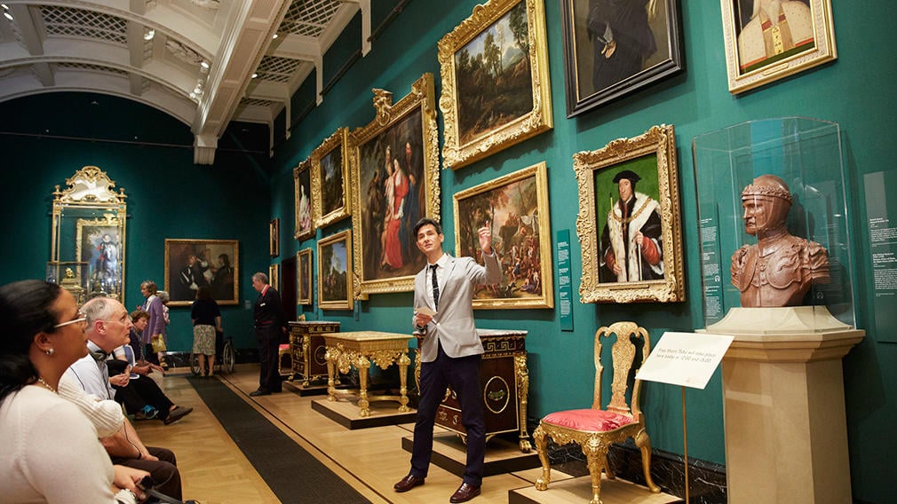 Visitors in The King's Gallery, Buckingham Palace Visitors in The King's Gallery, Buckingham Palace