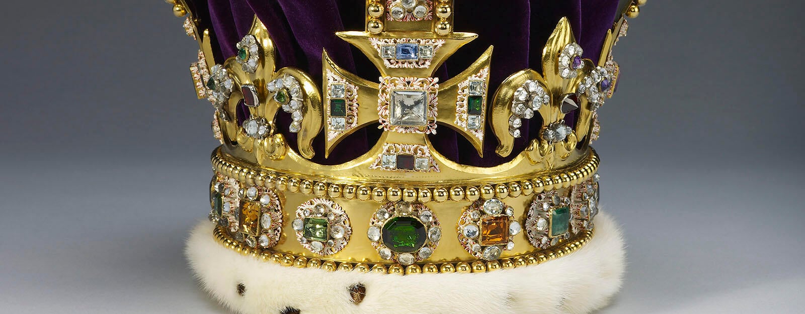 St Edward's Crown, 1661 (RCIN 31700) A close up of a gold crown set with jewels